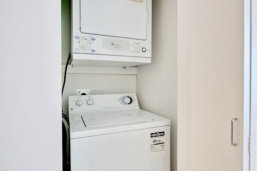 2906 610 Granville Street