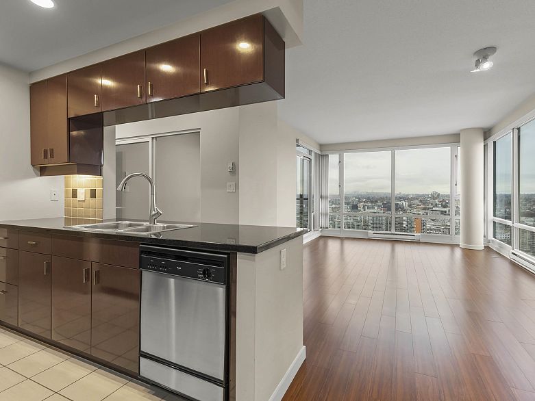 3805 1033 Marinaside Crescent