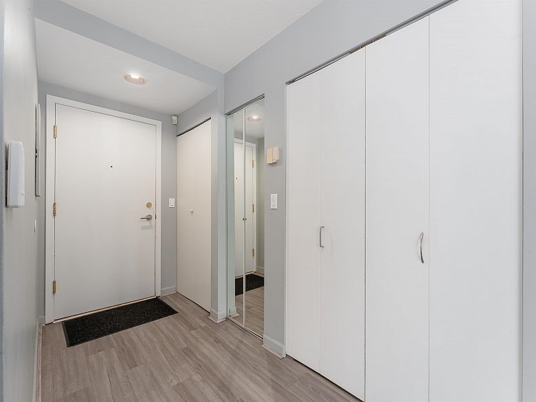 1306 388 Drake Street