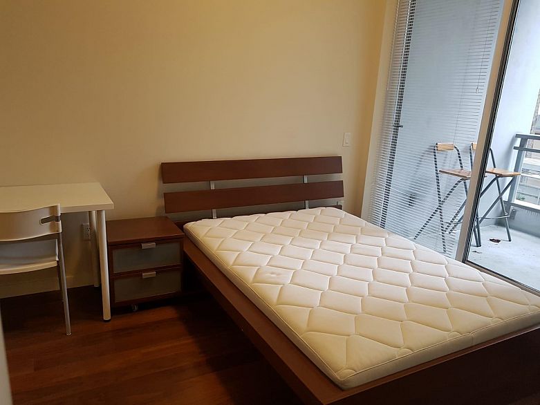 412 1205 Howe Street