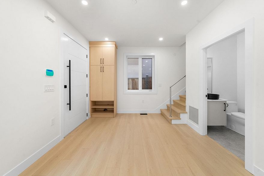 1 3425 Archimedes Street