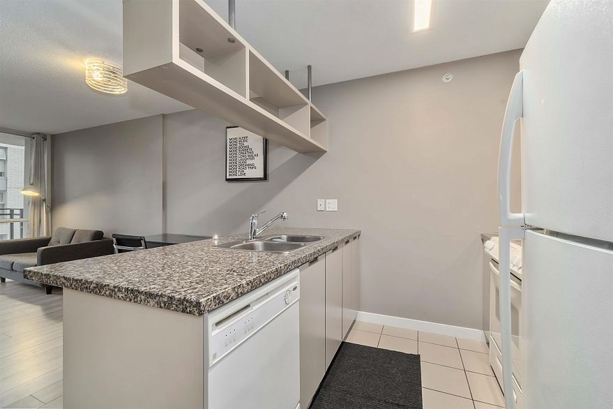 613 1082 Seymour Street