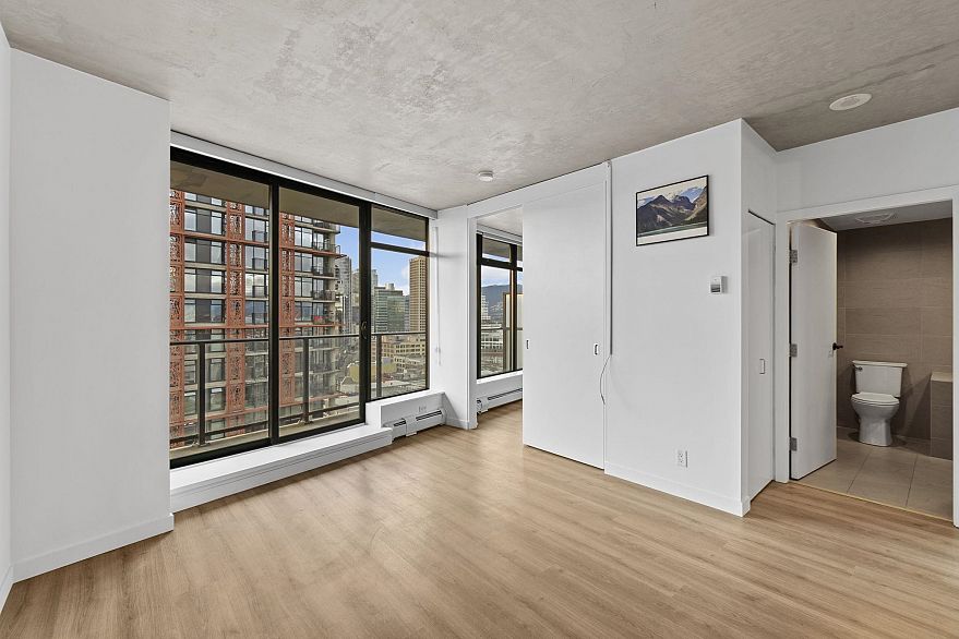 1707 108 W Cordova Street