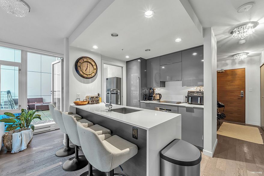 309 161 W Georgia Street