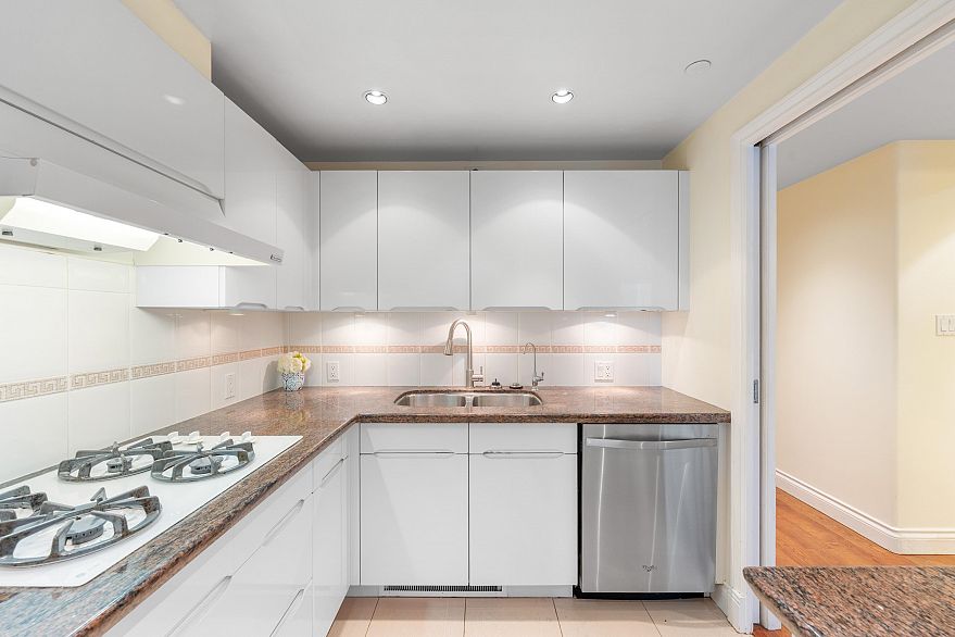 1001 535 Nicola Street