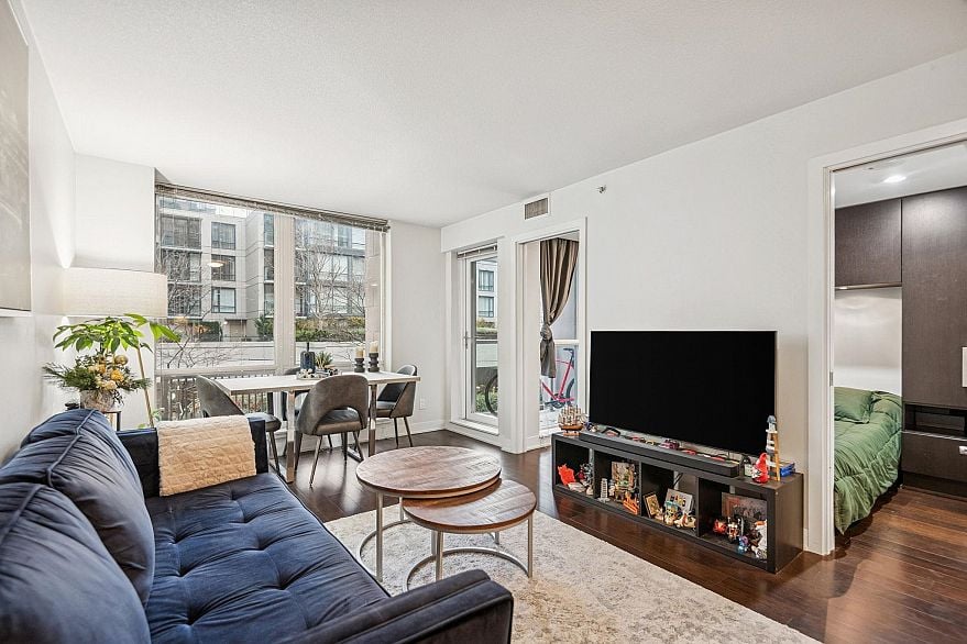 301 1055 Richards Street