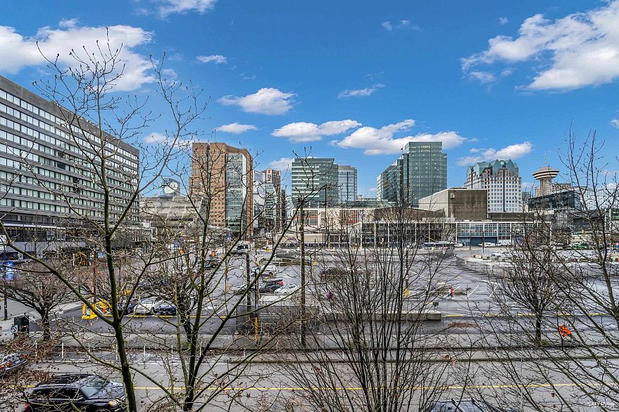 309 161 W Georgia Street