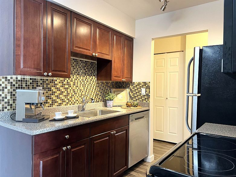 104 8775 Cartier Street