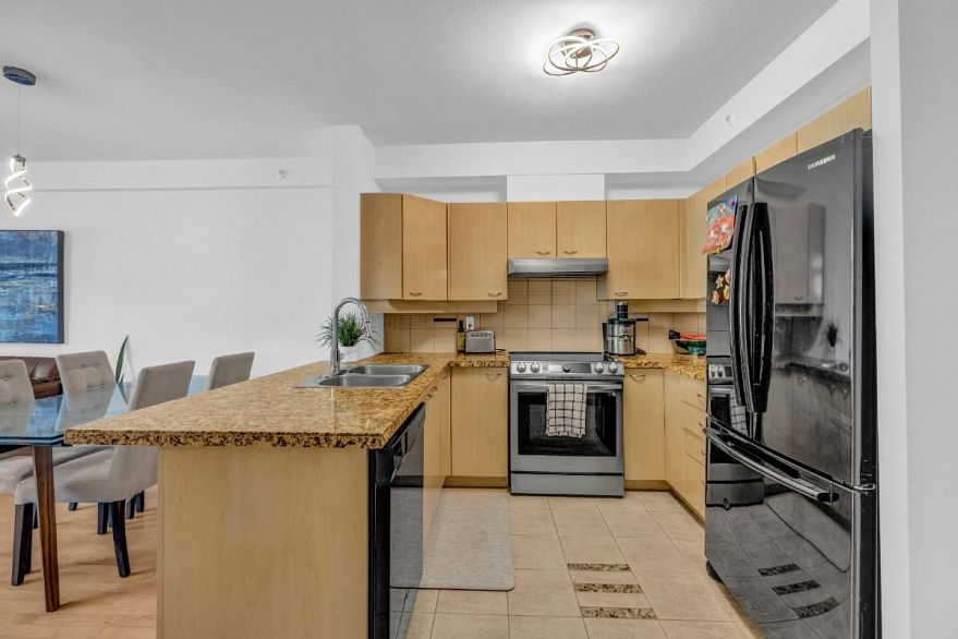 209 2228 Marstrand Avenue