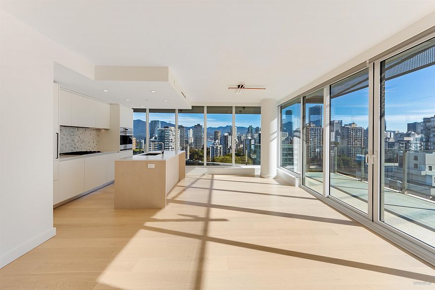 1604 1180 Broughton Street