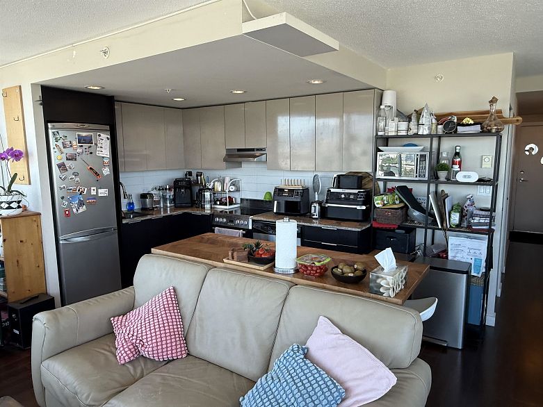 1404 445 W 2nd Avenue