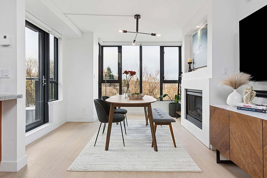 426 3228 Tupper Street