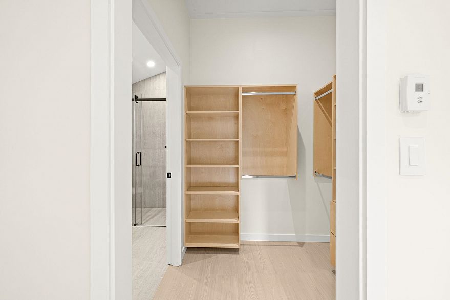 1 2091 E 20th Avenue