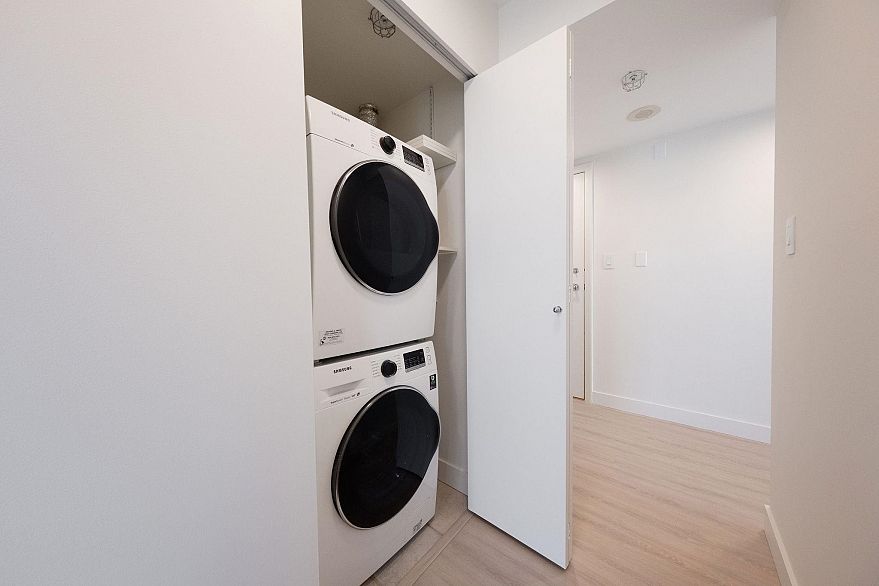 2106 1199 Marinaside Crescent