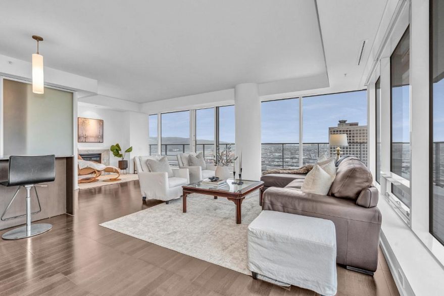 3503 1011 W Cordova Street