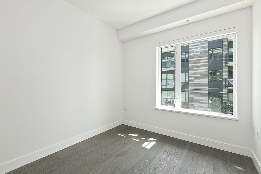 205 488 W 58th Avenue