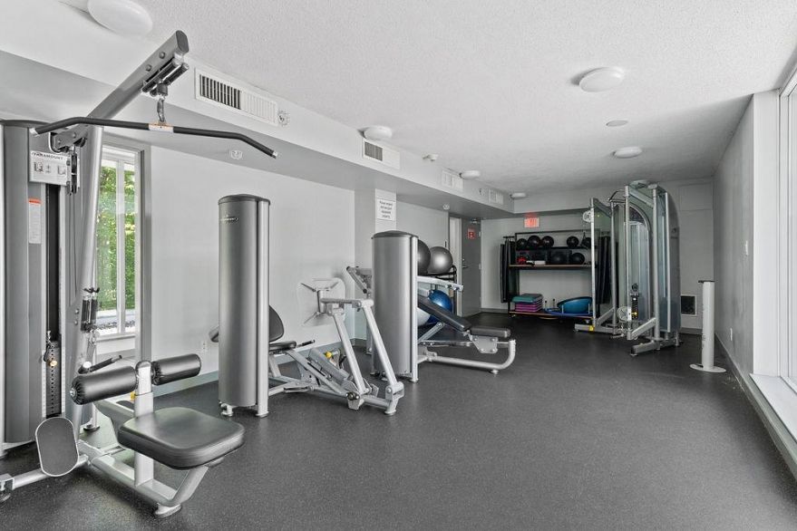 1006 939 Expo Boulevard