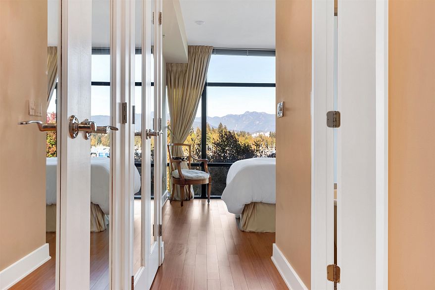 500 1863 Alberni Street