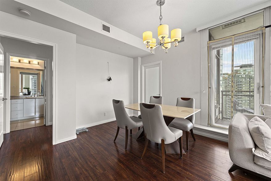 1705 1211 Melville Street