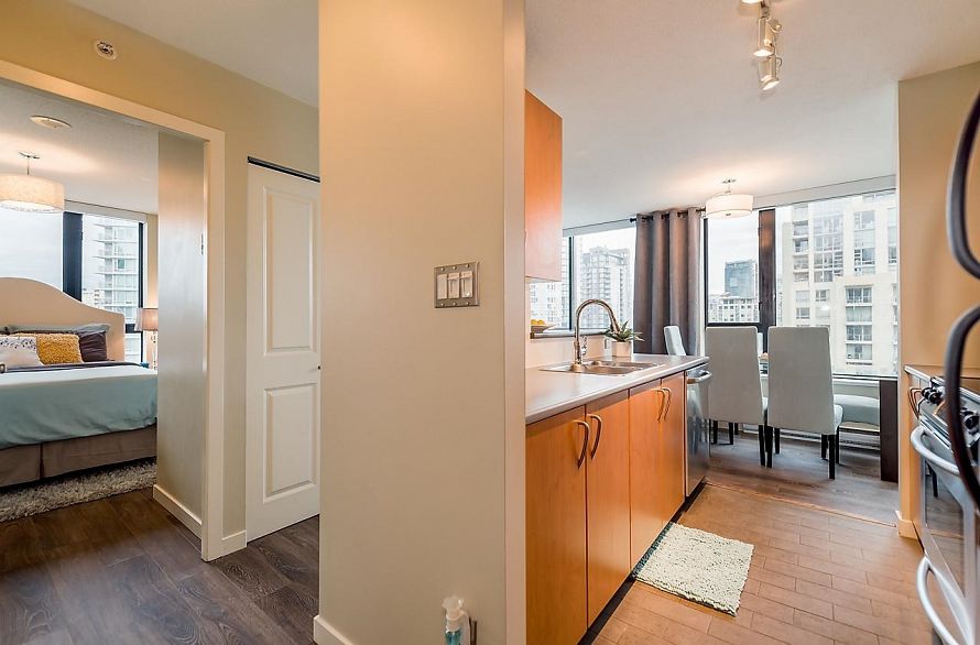 1801 1295 Richards Street