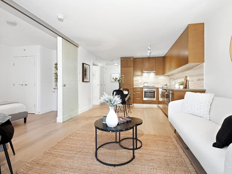 701 535 Smithe Street