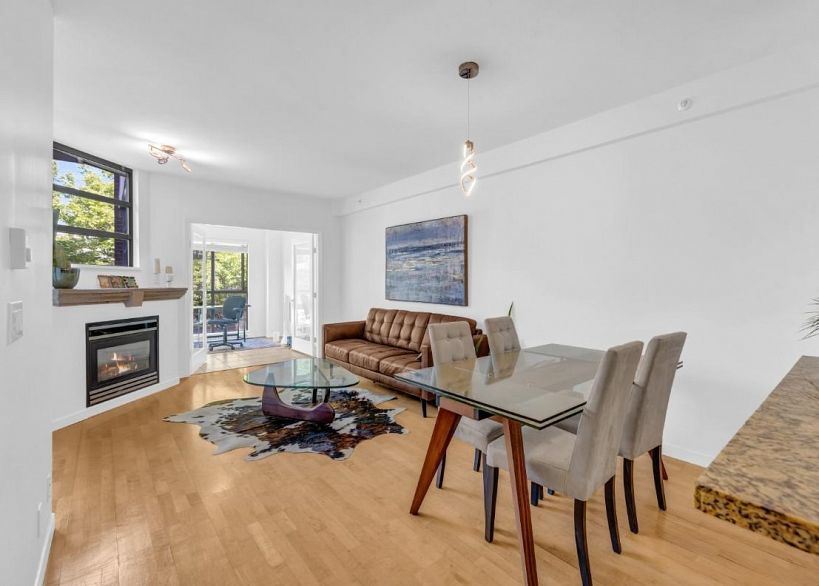 209 2228 Marstrand Avenue