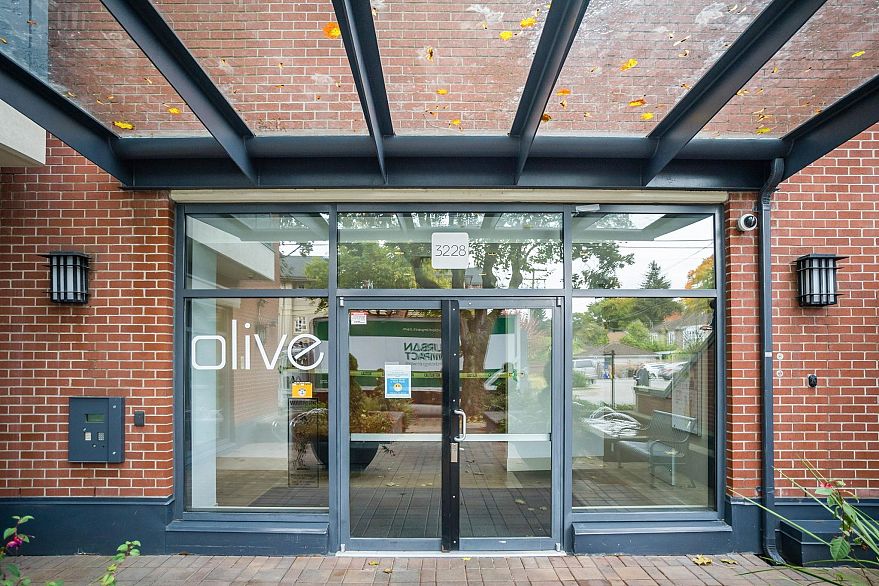 426 3228 Tupper Street