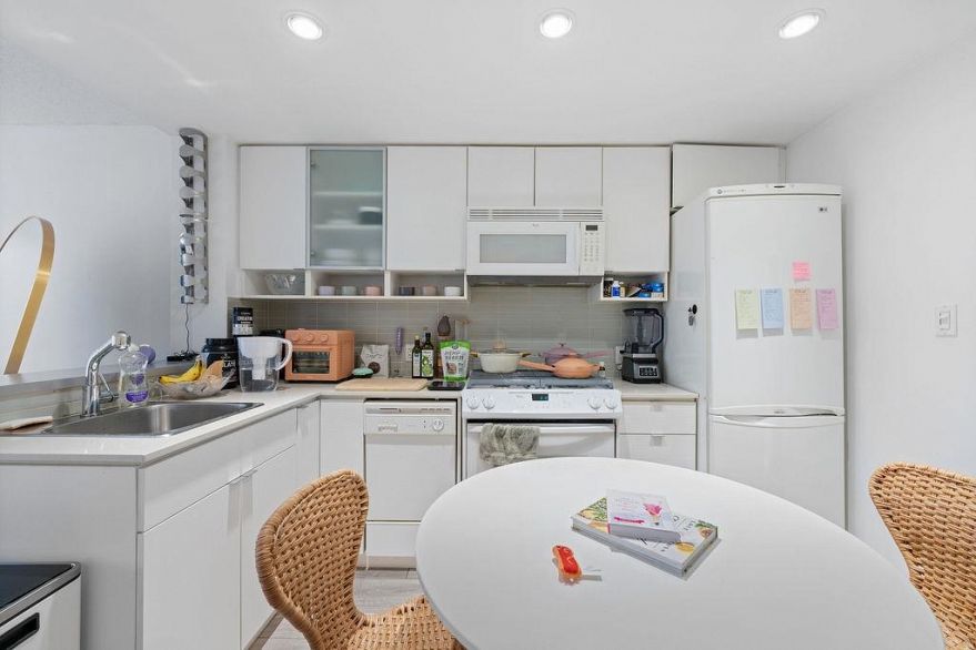 1006 939 Expo Boulevard