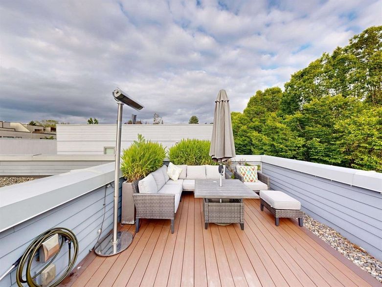 1407 East 1st Street