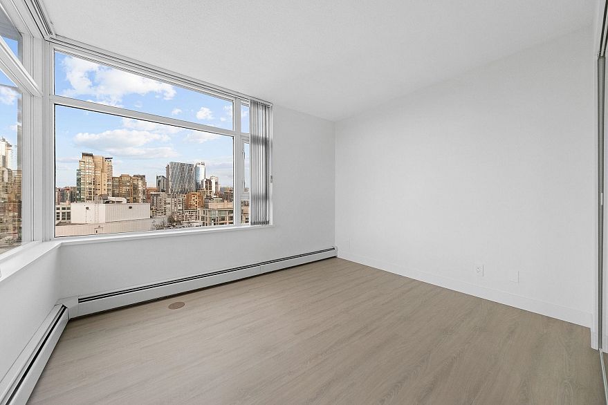 2106 1199 Marinaside Crescent