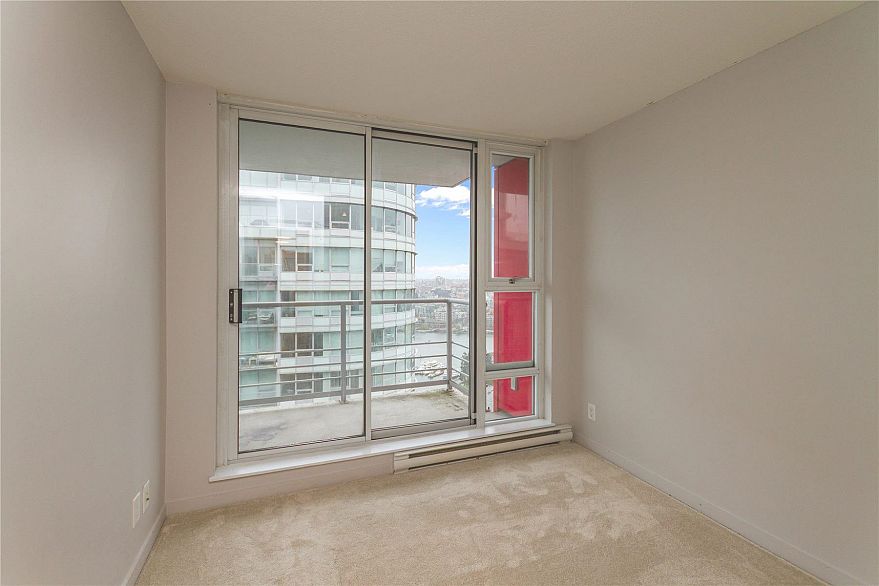 3108 111 W Georgia Street