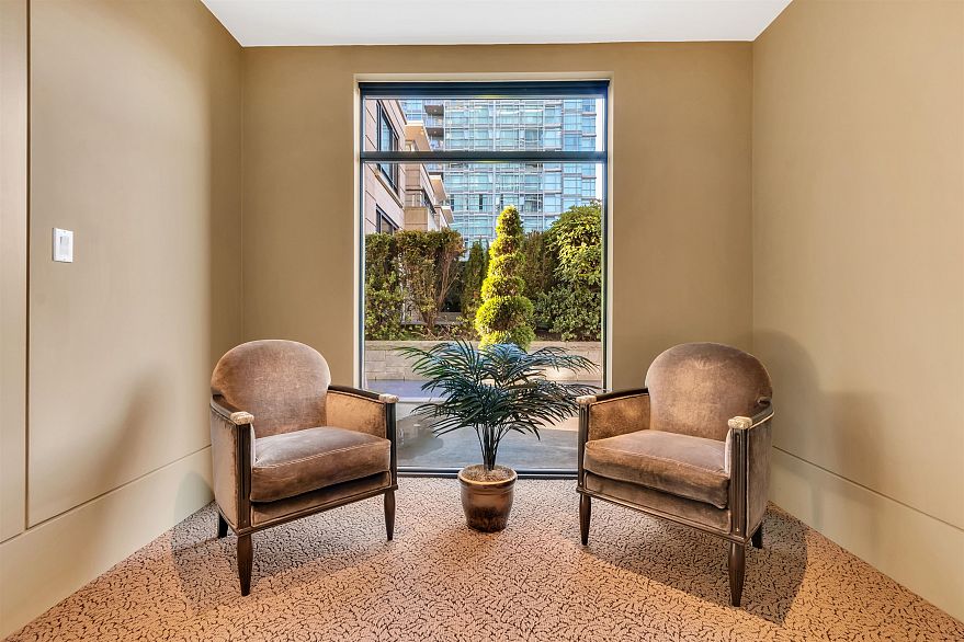 500 1863 Alberni Street