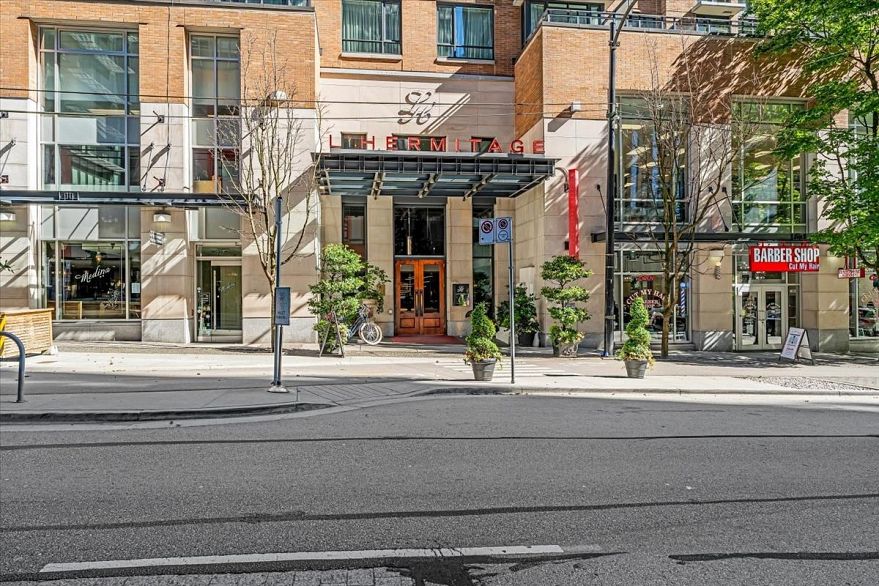 2602 788 Richards Street