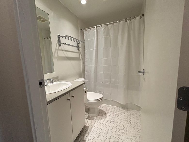 703 1238 Burrard Street