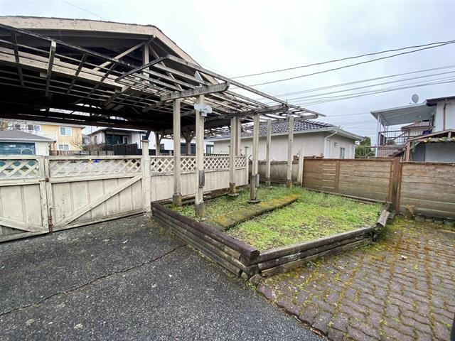 6828 Inverness Street