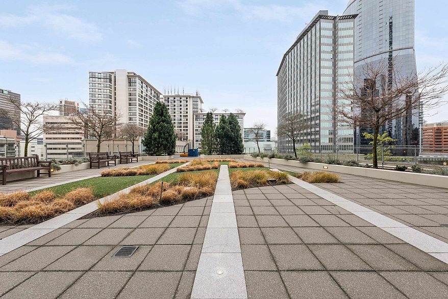 1109 1028 Barclay Street