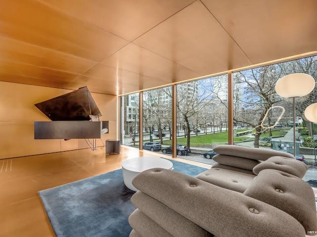 3010 1480 Howe Street