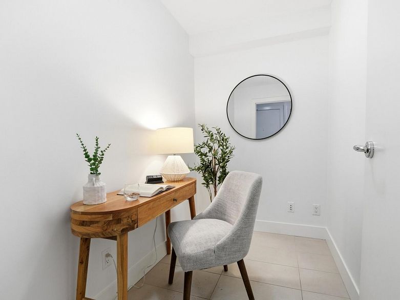 701 535 Smithe Street