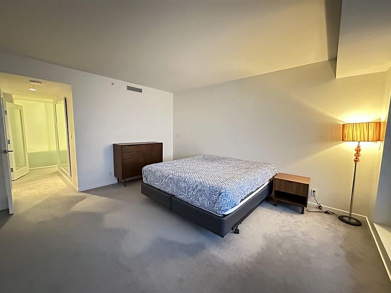 3301 1011 W Cordova Street