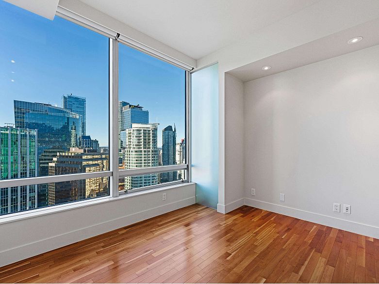 2803 1077 W Cordova Street