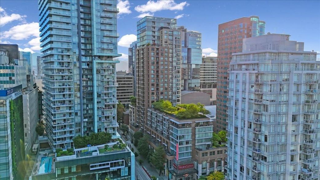 2602 788 Richards Street