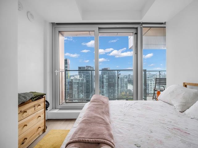 3010 1480 Howe Street