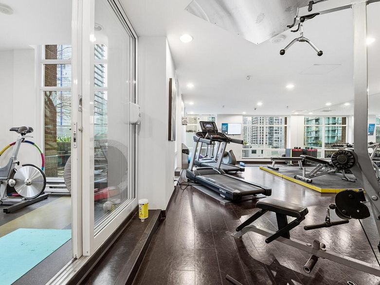 701 535 Smithe Street