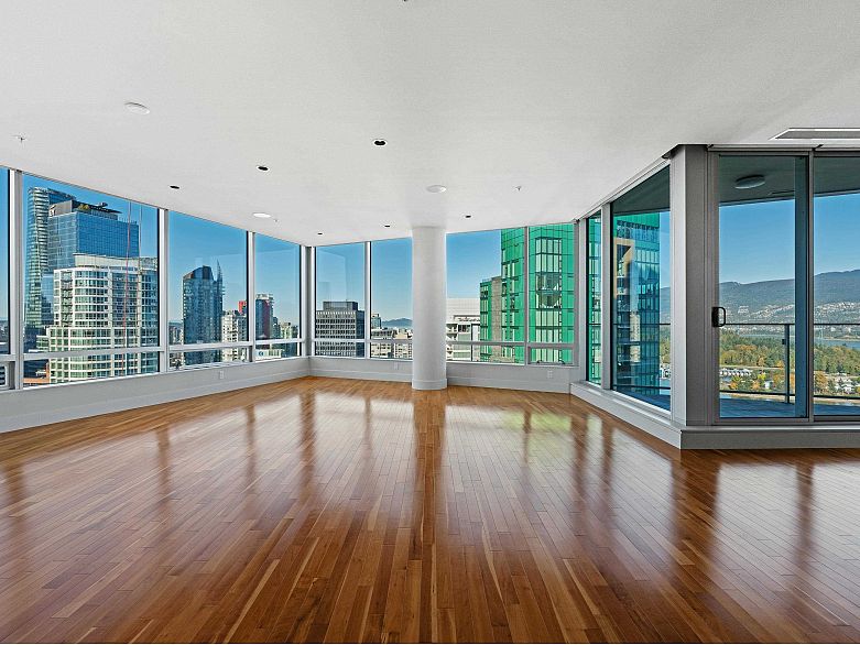 2803 1077 W Cordova Street