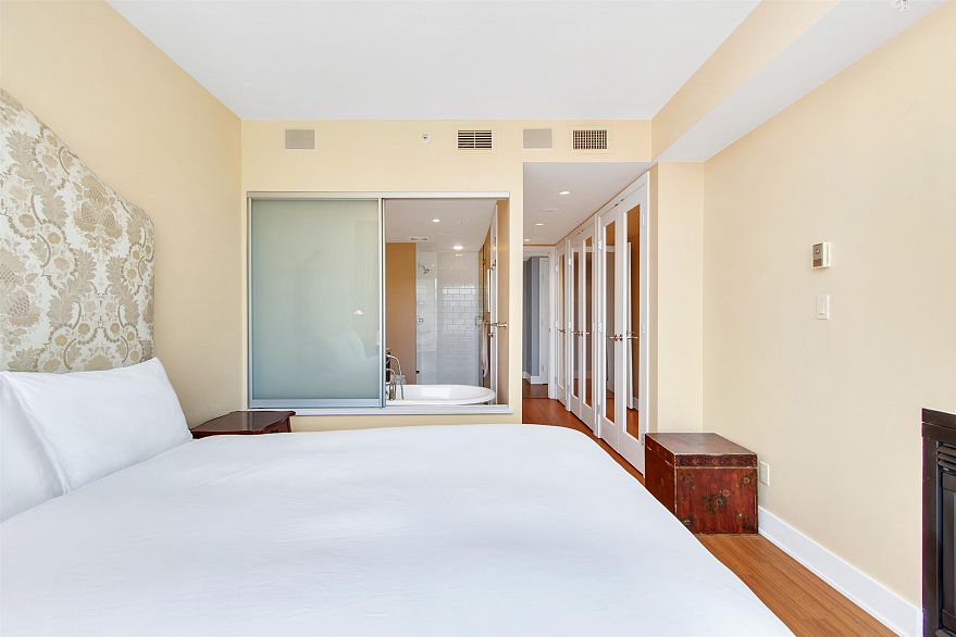 500 1863 Alberni Street