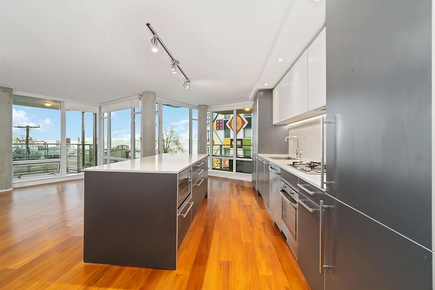 404 1762 Davie Street