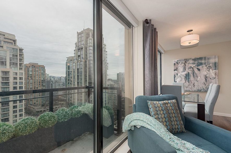 1801 1295 Richards Street