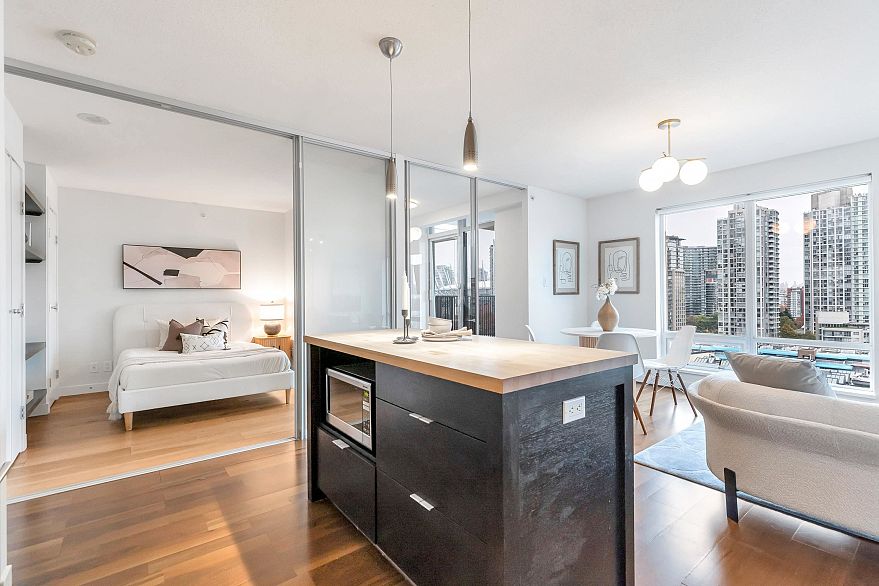 1003 1055 Homer Street