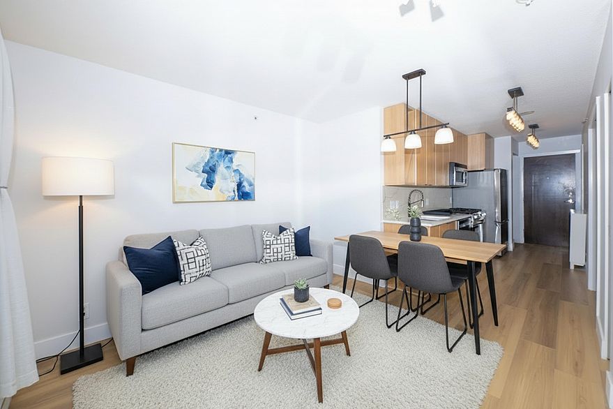 2103 1010 Richards Street