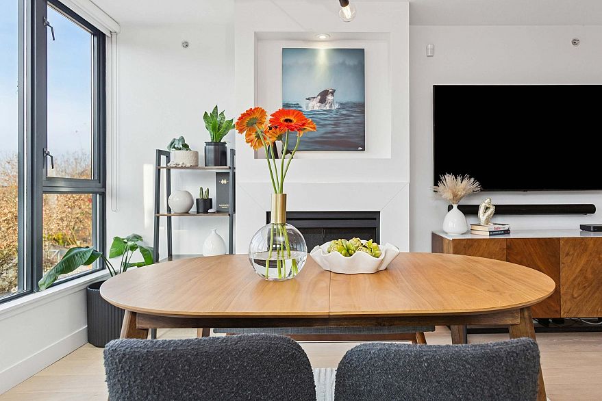 426 3228 Tupper Street